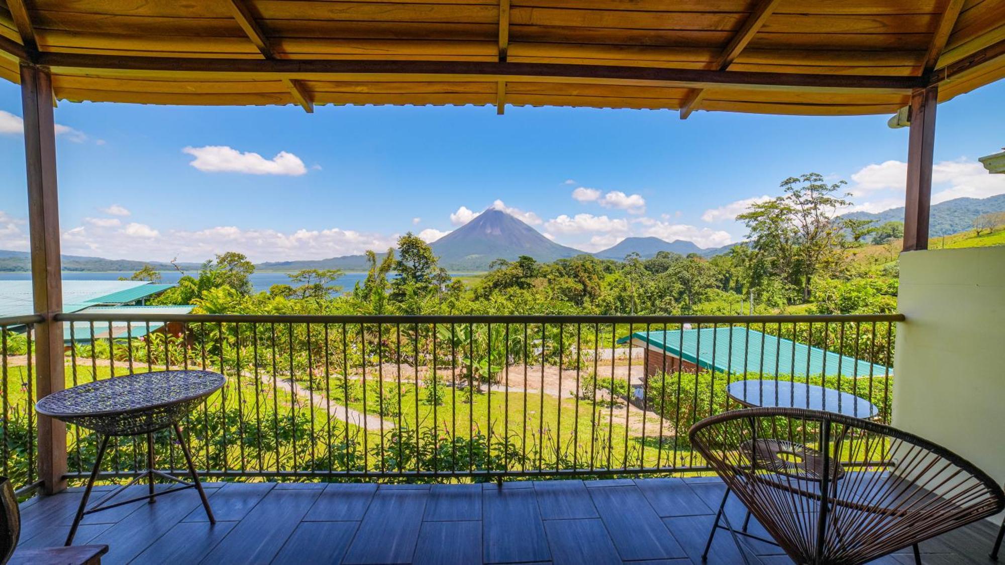 Villas Paradise Arenal Volcano Lake View El Castillo Exterior photo