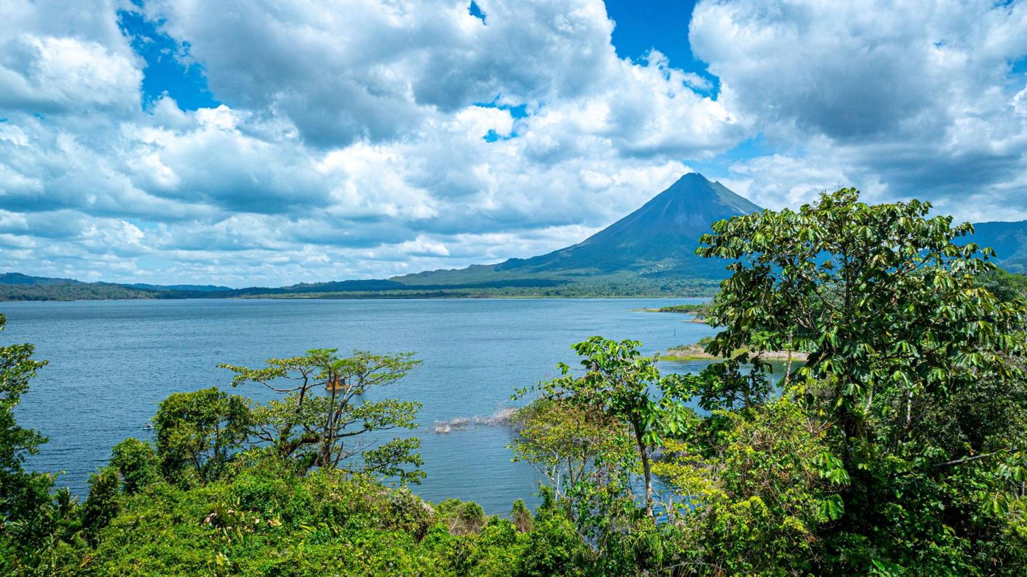 Villas Paradise Arenal Volcano Lake View El Castillo Exterior photo