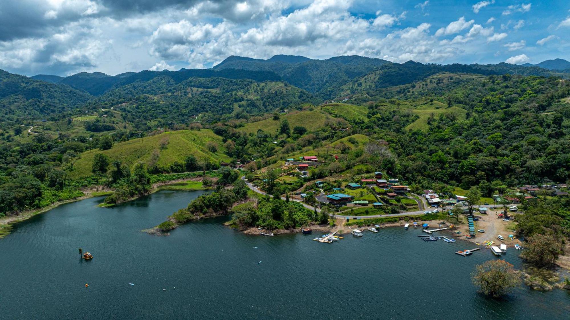 Villas Paradise Arenal Volcano Lake View El Castillo Exterior photo